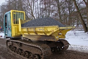  Umweltschonende Baustellenlogistik: Auf der Baustelle Erlau wurden nur Kettenfahrzeuge auf eigens verlegten Baustraßen eingesetzt 