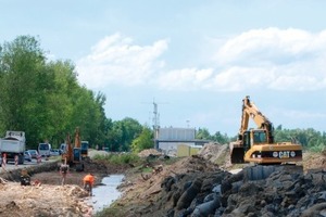  1 Konstanz – Um die Verkehrssituation auf dieser wichtigen Verkehrsader deutlich zu verbessern, wird die B 33 auf einer Länge von 1,1 km zu einer vierspurigen Straße ausgebaut 