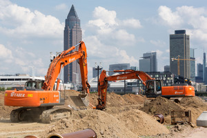  links: Faber Bau zum Ersten: Erschließung des Europaviertels in Frankfurt auf einer Fläche von 680.000 Quadratmetern. 