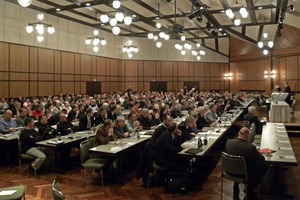  Mit über 500 Teilnehmern voller denn je: Die Lindauer Inselhalle beim 23. Lindauer Seminar praktische Kanalisationstechnik am 4./5. März 2010 