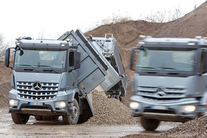  Hoch flexibel und hoch belastbar: Mercedes Arocs ist als Baufahrzeug sehr beliebt. 