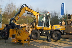  Italienische Gallmac-Mobilbagger wie der allradgelenkte WMW115 mit Motor im Unterwagen sind in Deutschland von HeBra Spezialbaumaschinen aus Neumarkt/Pölling erhältlich 