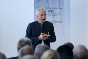  Jürgen Lauber, Buchautor und ehemaliger Industrie-CEO, setzt sich seit Jahren sehr intensiv mit den Gegebenheiten der deutschen Bauklultur auseinander. Sein Fazit: "Bauunternehmer in Deutschland? Kein Job ist anspruchsvoller."&nbsp;  