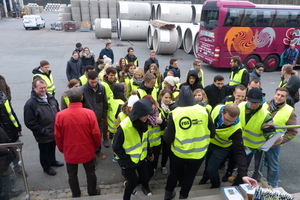  Praxistag im Betonwerk: Studenten der Hochschule Coburg besichtigten das FBS-Mitgliedswerk der Firma J. SCHNURRER GmbH &amp; Co.KG am 27.11.2014 in Weiden 