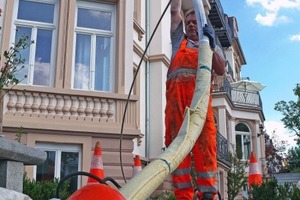  Einbau eines Longliners in den Hausanschluss einer Gründerzeit-Villa in der Bad Nauheimer BahnhofsalleeFotos: Swietelsky-Faber GmbH 