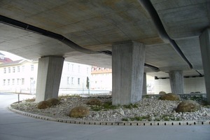  Anwendungsbeispiel Tullner Westschleife im österreichischen Tulln an der Donau: Hier wurde der Kreisverkehr mit einer innen liegenden Entwässerung ausgestattet 