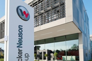  Die Wacker Neuson Group ist ein international tätiger Unternehmensverbund mit über 50 Tochterunternehmen und 140 eigenen Vertriebs- und Servicestationen.  