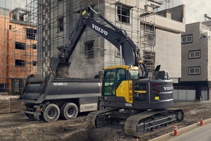  Die Volvo-Bagger der E-Serie kombinieren ein hervorragendes Systemdesign mit einem robusten Unterwagen. Das gewährleistet hohe Zugkräfte an Steigungen sowie beim Fahren über rauhes und weiches Terrain. 