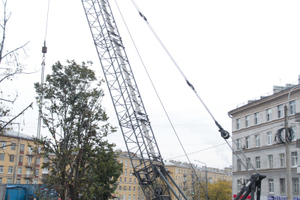  Einer von mehreren Sennebogen  Kranen kommt bei VodoKanalStroy in St. Petersburg zum Einsatz.  