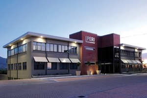  Das neue Logo an dem Büro in Stellenbosch bei Kapstadt zeigt schon die Zugehörigkeit des Unternehmens zur Peri GruppeFoto: Peri GmbH 