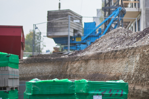  In nur 18 Monaten entstanden in Andernach zwei Mehrgenerationengebäude mit mehr als 3.000 Quadratmetern Wohnfläche. Der Bauherr entschied sich für eine einschalige Bauweise mit Leichtbetonsteinen des ortsansässigen Herstellers KLB-Klimaleichtblock. 