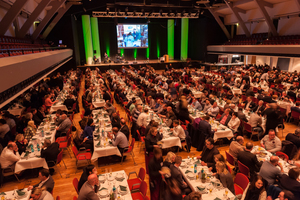  Seit vielen Jahren ein Klassiker: Der „Ollnburger Gröönkohlabend“ in der Weser-Ems-Halle beschließt traditionell den ersten Tag des Forums. 