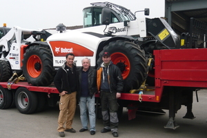  (v.l.n.r.) Armin Ruh (Verkauf und Vermietung bei der Meier Maschinen AG für Bobcat in der Ostschweiz), Alfredo Nock (Inhaber der Alfredo Nock AG) und Alin Labus (Maschinist und Fahrzeugverantwortlicher bei der Alfredo Nock AG) 