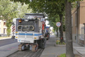  Das schnelle, Millimeter genaue Fräsen großflächiger Abschnitte war nur eine der Herausforderungen in Modena. Die Wirtgen W 200 Hi überzeugt dabei durch hohe Produktivität. 