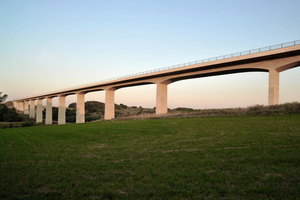  Scherkondetalbrücke im Weimarer Land: wurde in der Kategorie „Straßen- und Eisenbahnbrücken“ mit dem Deutschen Brückenbaupreis ausgezeichnet 