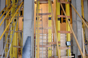  Turm 3 (Innenansicht) beherbergt die aufwendige Treppenkonstruktion 