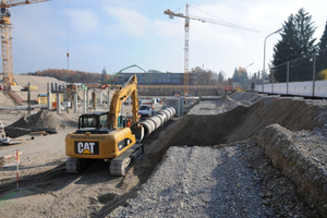  oben: Gemeinsames Konzept: Auf Basis des Werkstoffes Beton entwickelten die Baupartner eine ideale Lösung für die aufwändige Herstellung des LüftungskanalsNicht von der Stange: Der Lüftungskanal besteht aus einer Vielzahl von unterschiedlich langen Bauteilen und Passstücken 