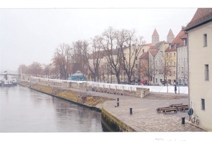  2 Das mobile IBS - Katastropfenschutzsystem bildet in Regensburg die Verteidigungslinie gegen Donau – HochwasserFoto: IBS 