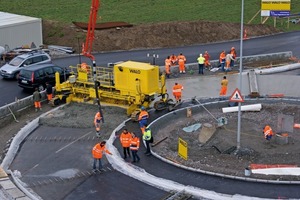  3 Das schweizerische Bauunternehmen Walo hat einen Gleitschalungsfertiger speziell für den Bau von Kreiseln entwickeltFoto: Thoma Werksvertretungen 