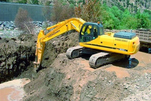  12 Der Raupenbagger HMK 220LC des türkischen Herstellers ist für den europäischen Markt nach ISO 9001-2000 zertifiziert                            Foto: Hidromek 