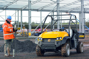  7 Der Groundhog von JCB verspricht eine hervorragende Traktion und Geländegängigkeit für all jene Baustellen, wo mit normalen Fahrzeugen nicht mehr durchzukommen istFoto: JCB 