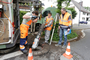  Die vom Güteausschuss beauftragten Prüfingenieure führen bei den Gütezeicheninhabern derzeit jährlich ca. 6.000 Firmen- und Baustellenbesuche durch. 