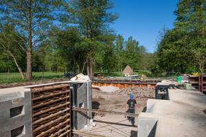  Schleusenkammer mit Blick in die unterwasserseitige Baugrube 