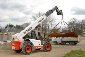  1 Das „Flaggschiff“ der Bobcat-Teleskopen: Der T40170 mit einer Hubhöhe von über 17,0 m mit kompakten Stabilisatoren, die unabhängig voneinander bewegt werden können Foto: Bobcat Europe 