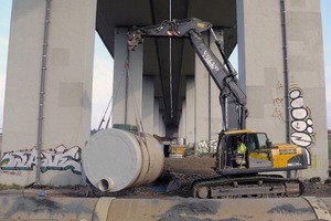  1 8500 m2 misst die Oberfläche dieser Autobahnbrücke bei Langgöns; die gesammelten Niederschläge werden künftig in Speicherbecken aus GFK-­Wickelrohr DN 2700 aufgefangen 