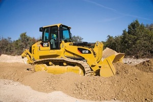  Ein großer Vorteil der Laderaupen, hier eine 196 kW (266 PS) starke und 28 t schwere Cat 973D, ist die extreme Schubkraft ähnlich einer Planierraupe, die für optimale Schaufelfüllungen sorgtFoto: Zeppelin 