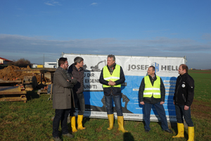  Matthias Kirchner, Stefan Köhler (Fa. Hell), Martin Ritting, Heiko Hendlich und Jürgen Seufert bei der Baubesprechung vor Ort (v.l.). 