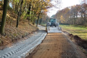  Die Kombination „Fräse – Großtraktor“ ist mit Abstand die wirtschaftlichste AlternativeFoto: Andrä Straßen- und Tiefbau GmbH 