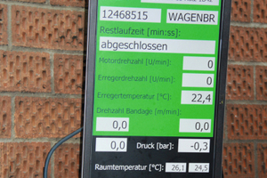  Im neuen Maschinenprüfstand in Hennef werden verschiedene Analysen durchgeführt, so dass am Ende des Prüfprozesses für jede Maschine ein detailliertes Protokoll ausgegeben wird,  in dem alle relevanten Prüfdaten erfasst sind. 