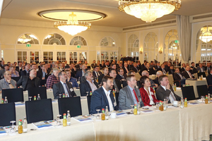  Das Tagungsmotto „Erfolgreich handeln in veränderten Märkten“ sorgte für ein volles Haus bei der 23. Tagung Leitungsbau in Berlin. 