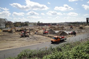  Im Herzen von Hamburg entsteht ein neuer Stadtteil – das Neubaugebiet Mitte Altona. Da durch die neue Bebauung die Flächenversiegelung deutlich erhöht wird, mussten zusätzliche Rückhaltemaßnahmen ergriffen werden. 