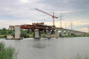  Der Bau der Saale-Elster-Talbrücke verlangt einen absolut sorgsamen Umgang mit der Natur, denn sie überquert eine Wasserschutzzone und mehrere Natur- und Vogelschutzgebiete 