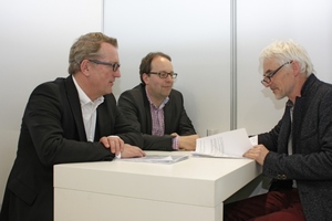  Das Interview fand am 10.03.2015 auf der Messe ISH in Frankfurt/Main statt. Von links Bernd Kiffmeyer, Carsten Dierkes, Klaus W. König. 