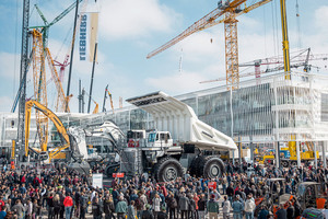  Der Messeauftritt von Liebherr auf der Bauma 2016 in München, Deutschland.  