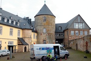  2 Einsatz der tkm Service GmbH auf Schloss Waldeck. Mit der FlexCam rundet der Fuldataler Dienstleister sein Spektrum innovativer Technologie um ein wichtiges Element ab 