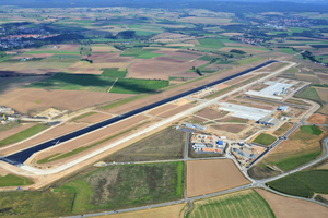  Hier noch im Bau, seit 4. April 2013 in Betrieb: der neue Flughafen Kassel-Calden 