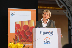  rbv-Präsidentin Gudrun Lohr-Kapfer bei der Begrüßung der Teilnehmer. 