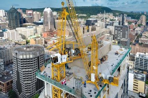  Auf dem Dach des Courtyard-Marriot kam der Liebherr-Derrick 200 DR 5/10 Litronic zum Einsatz 