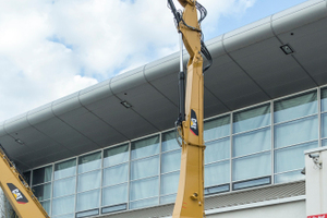  Der neuem Abbruchbagger Cat 340F UHD erreicht über 20 Meter Arbeitshöhe und wird komplett bei Caterpillar hergestellt. 