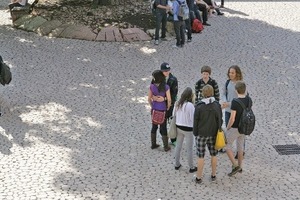  Pflasterfläche versickerungsaktiv in einem Schulhof, bei Bedarf als Parkplatz nutzbarFoto: Braun 