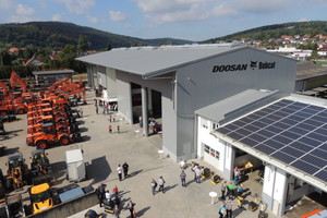  Ende September feierte Bobcat Obernburg seinen offiziellen Auftritt als Fachzentrum für Doosan-Großmaschinen 