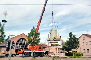  GFK-Schacht vor der Kulisse des S-Bahnhofs Esslingen-Mettingen. 