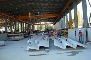  Bild 5: Rund 2.750 m³ Fertigteile werden im Bögl-eigenen Fertigteilwerk vor Ort hergestellt 