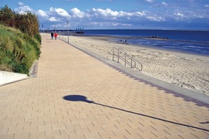  Für die Pflasterung von Sandwall und Königstraße wurden hansebeton-Stein -Pflastersteine der Marke „Askanier“ eingesetzt 