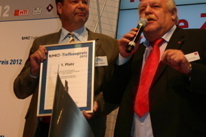  Dieter Jungmann, Funke Kunststoffe GmbH, und&nbsp; Rainer Mohr, Aco Tiefbau Vertrieb GmbH, nahmen den tHIS Tiefbaupreis entgegen 