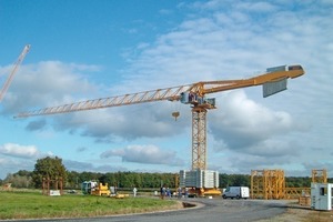  Mit 12 bzw. 16 Tonnen maximaler Tragfähigkeit ist der MDT 368 der größte MDT-Turmdrehkran der Marke PotainBild rechts: Der Igo 30 mit unter 26 t GG 
